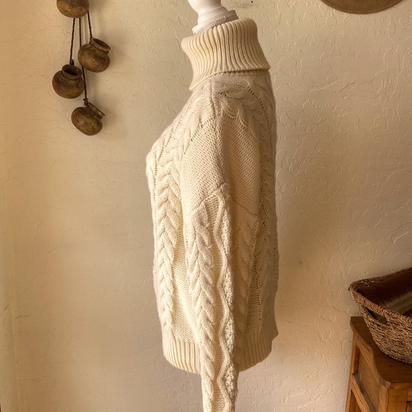 🎉🎉NEW WITH TAG‼️ ATTU ( beige botany ) CHUNKY KNIT TURTLE NECK SWEATER ‼️ - Picture 8 of 16